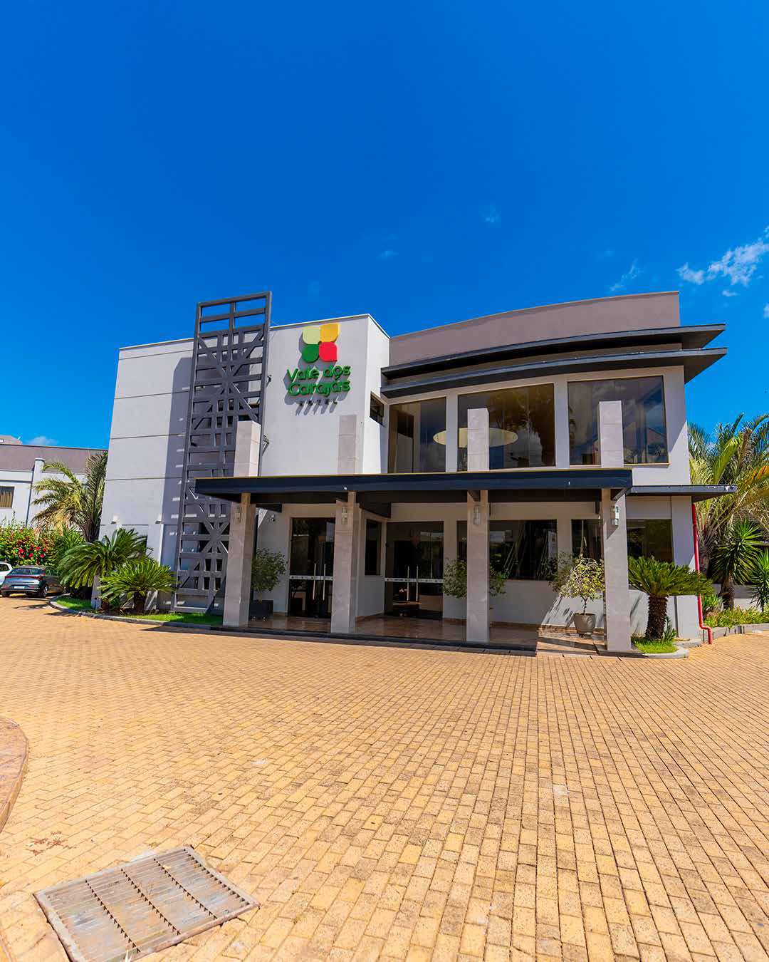 Fachada do Hotel Vale dos Carajás em Parauapebas
